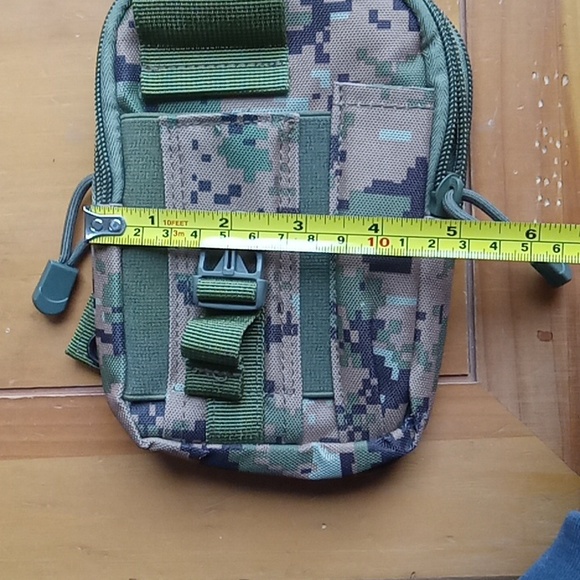 Military pouch, roughly ~ (7 1/4 in. Length), (5 in. Wide) - Picture 10 of 12